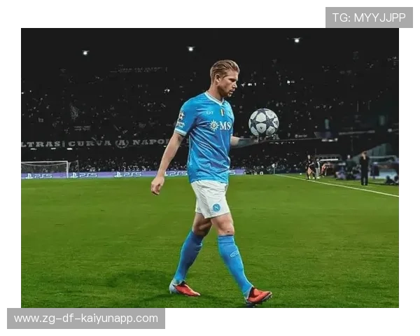 德布劳内长距离快速推进撕开防线：现代足球的战术革新